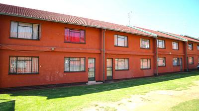 Apartment / Flat For Sale in Burgershoop, Krugersdorp