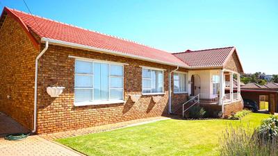 House For Sale in Rant En Dal, Krugersdorp