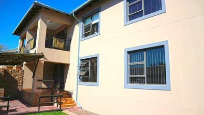 Townhouse For Sale in Chancliff Ridge, Krugersdorp