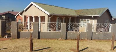 House For Sale in Toekomsrus, Randfontein