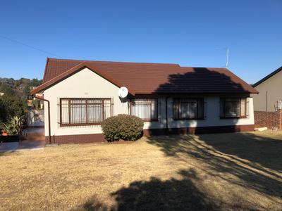 House For Sale in Breaunanda, Krugersdorp