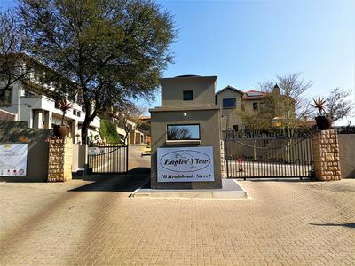 House For Sale in Roodekrans, Roodepoort