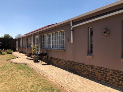 House For Sale in Discovery, Roodepoort