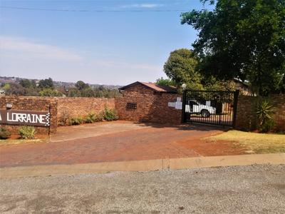 Townhouse For Sale in Roodekrans, Roodepoort