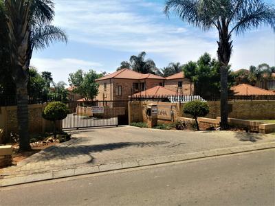 Apartment / Flat For Sale in Amorosa, Roodepoort