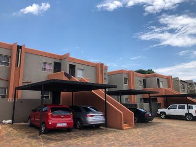 Apartment / Flat For Sale in Maraisburg, Roodepoort