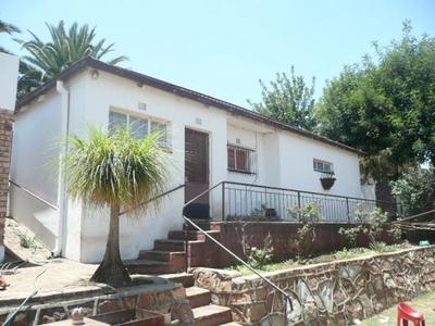 Townhouse For Rent in Krugersdorp North, Krugersdorp