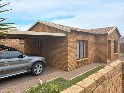 Townhouse For Sale in Eleadah, West Rand Cons Mines, Krugersdorp