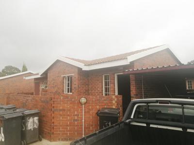 Townhouse For Rent in West Village, Krugersdorp
