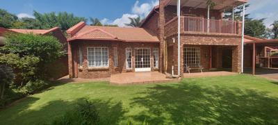 Townhouse For Sale in Florida Hills, Roodepoort