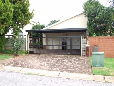 House For Sale in Wilro Park, Roodepoort
