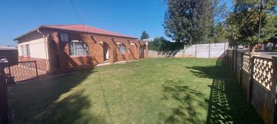 House For Sale in Florida, Roodepoort