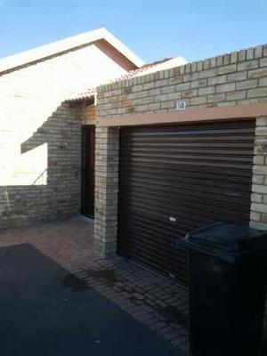 Townhouse For Rent in Greenhills, Randfontein