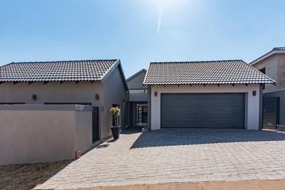 House For Sale in Chancliff Ridge, Krugersdorp
