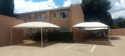 Apartment / Flat For Sale in Georginia, Roodepoort