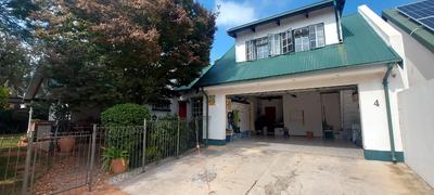 House For Sale in Bergbron, Roodepoort