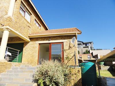 Townhouse For Rent in Heuningklip, Krugersdorp