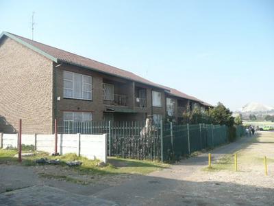 Apartment / Flat For Rent in Krugersdorp North, Krugersdorp