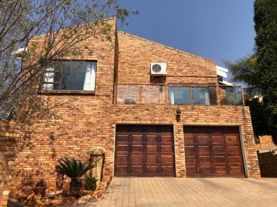 House For Sale in Little Falls, Roodepoort
