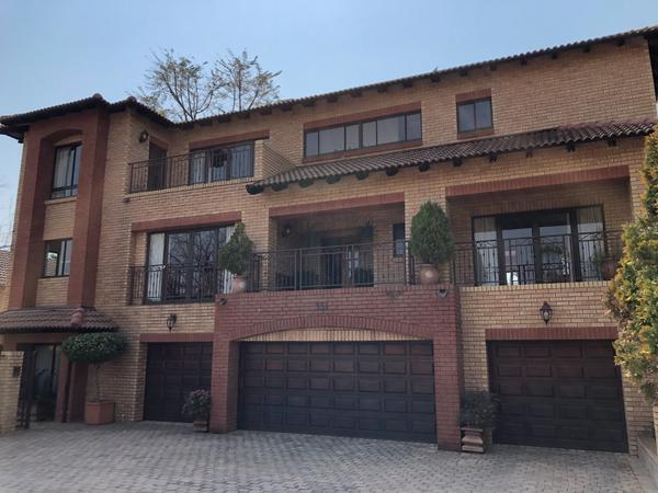 Property For Sale in Ruimsig Country Estate, Ruimsig, Roodepoort