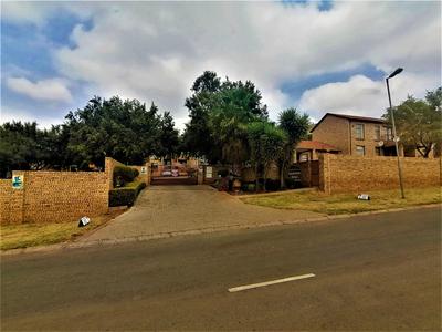 Apartment / Flat For Sale in Amorosa, Roodepoort