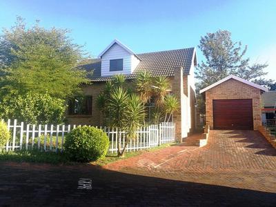 Townhouse For Rent in Monument, Krugersdorp
