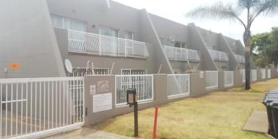 Apartment / Flat For Rent in Noordheuwel, Krugersdorp