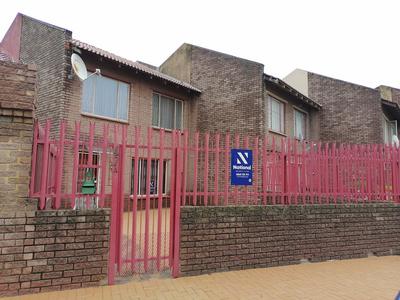 Townhouse For Sale in Sophiatown, Johannesburg