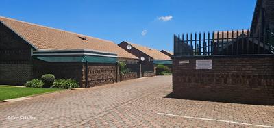 Apartment / Flat For Sale in Horizon View, Roodepoort