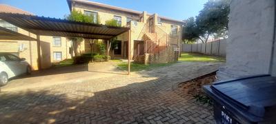 Apartment / Flat For Rent in Wilgeheuwel, Roodepoort
