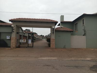 Townhouse For Sale in Greenhills, Randfontein