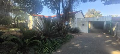 House For Sale in Witpoortjie, Roodepoort