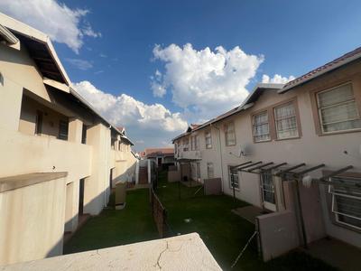 Apartment / Flat For Sale in Aureus, Randfontein