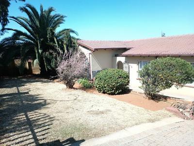 House For Rent in Lindhaven, Roodepoort