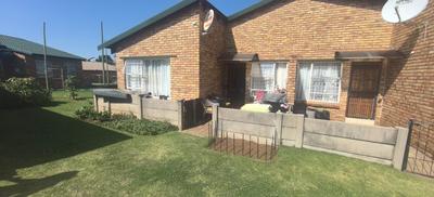 Townhouse For Sale in Mindalore, Krugersdorp