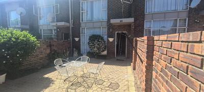 Apartment / Flat For Sale in Groblerpark, Roodepoort