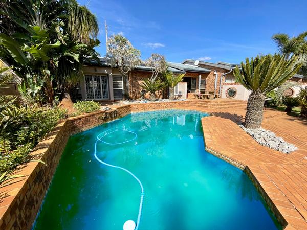 House For Sale in Rant En Dal, Krugersdorp