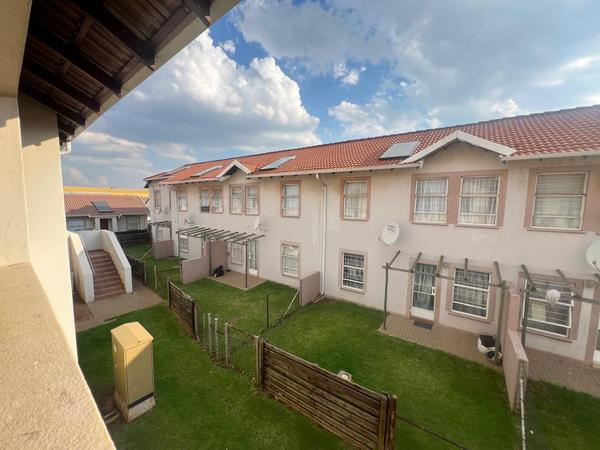 Apartment / Flat For Sale in Aureus, Randfontein